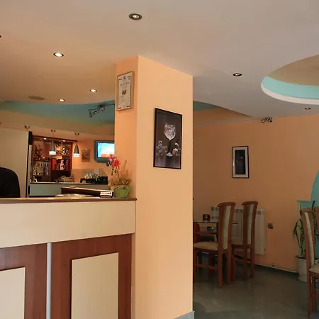 R&g 酒店 内塞伯尔